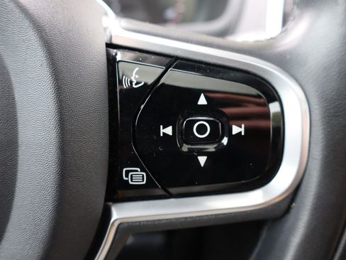 Used 2018 Volvo XC90 T6 Momentum w/ Convenience Package image 35