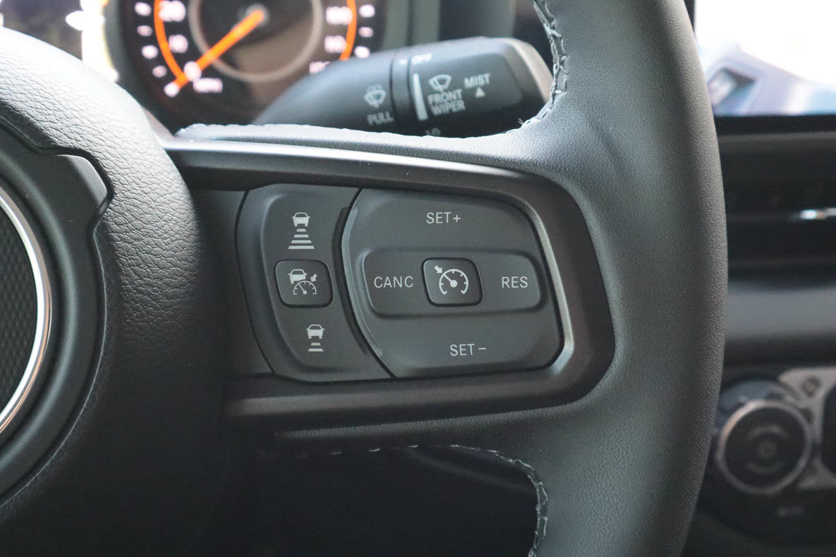 Used 2025 Jeep Gladiator Sport AWD/4WD image 32