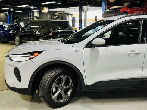 Used 2025 Ford Escape ST-Line Select AWD/4WD image 10