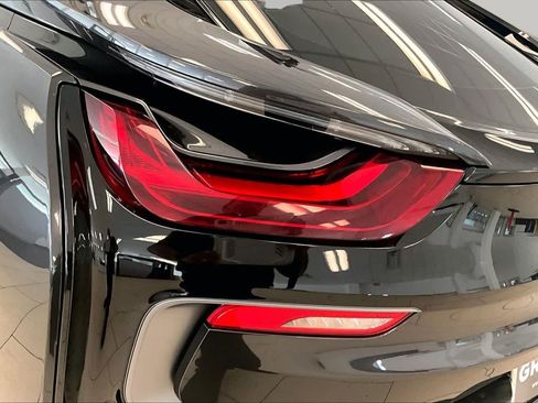 Used 2019 BMW i8 Coupe AWD/4WD image 25