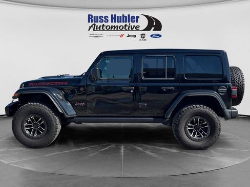 Used 2024 Jeep Wrangler Unlimited Rubicon AWD/4WD image 2