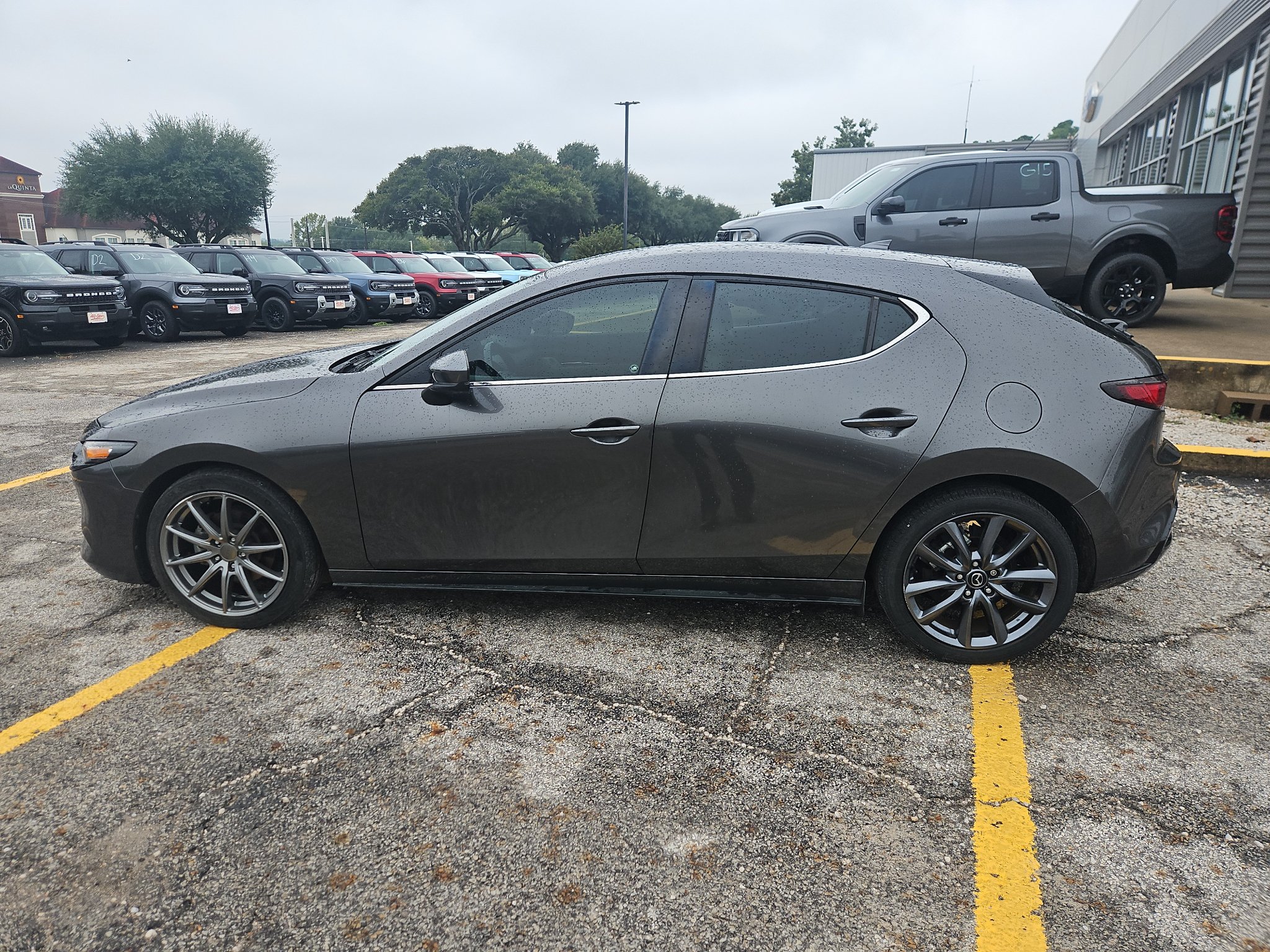 Used 2019 MAZDA MAZDA3 AWD Hatchback w/ Preferred Pkg image 13