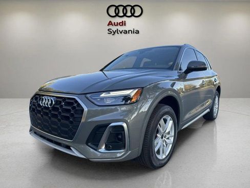 Certified 2023 Audi Q5 2.0T Premium w/ Convenience Package image 3