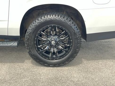 Used 2021 Chevrolet Suburban Z71 AWD/4WD image 15