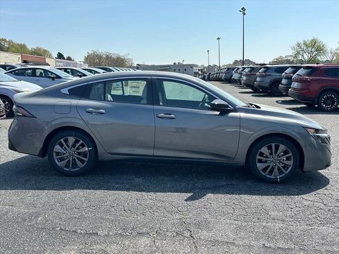 New 2026 Nissan Sentra SL FWD image 2