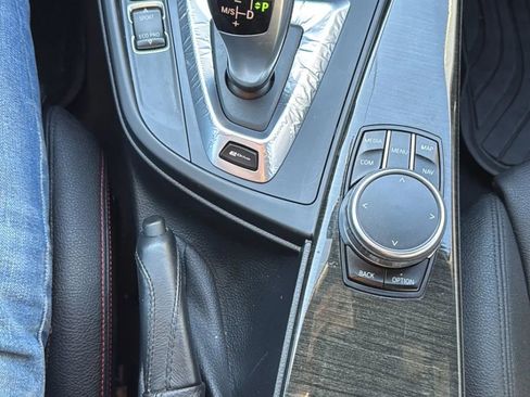 Used 2018 BMW 330e image 19