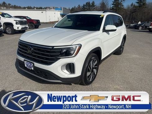 Used 2024 Volkswagen Atlas SE AWD/4WD image 1