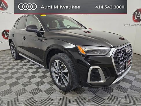 Used 2023 Audi Q5 2.0T Premium w/ Convenience Package AWD/4WD image 1