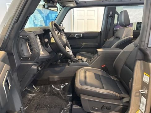 New 2025 Ford Bronco Outer Banks w/ Sasquatch Package image 16