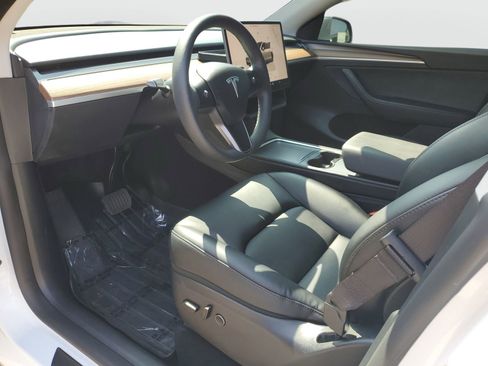 Used 2025 Tesla Model Y Long Range image 20