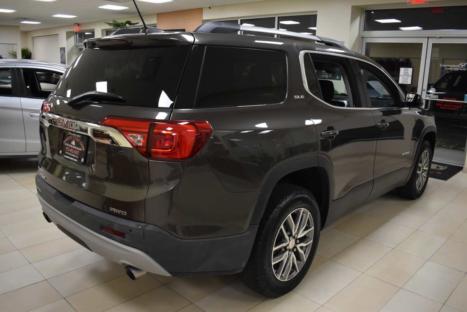 Used 2019 GMC Acadia SLE w/ Driver Alert Package I AWD/4WD image 4