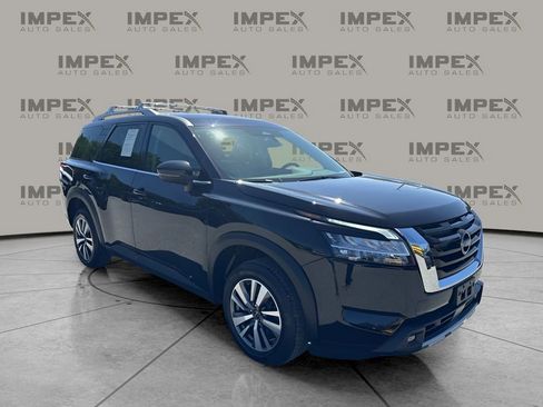 Used 2023 Nissan Pathfinder SL AWD/4WD image 7