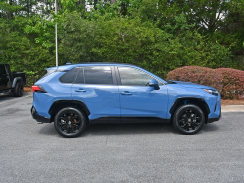 Certified 2024 Toyota RAV4 SE w/ Convenience Package AWD/4WD image 5