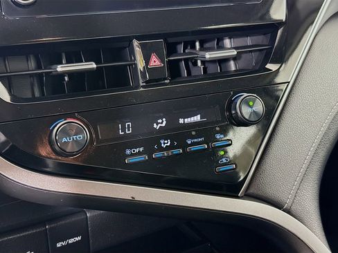 Used 2024 Toyota Camry SE FWD image 18