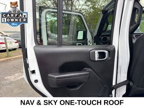 Used 2023 Jeep Wrangler Unlimited w/ Sun & Screen Package AWD/4WD image 37