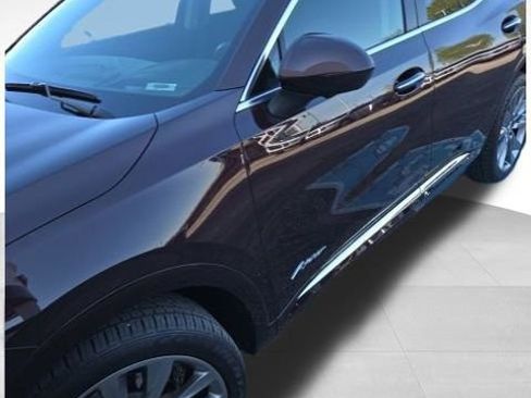 Used 2022 Buick Envision Avenir w/ Technology Package II image 6