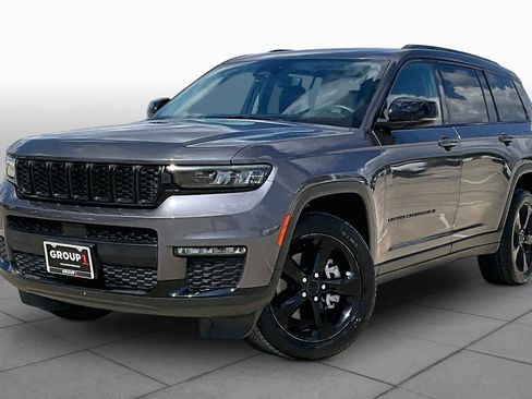 Used 2022 Jeep Grand Cherokee L Limited w/ Black Appearance Package AWD/4WD image 1