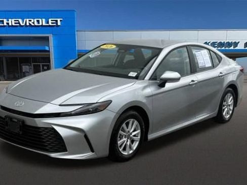 Used 2026 Toyota Camry LE FWD image 28