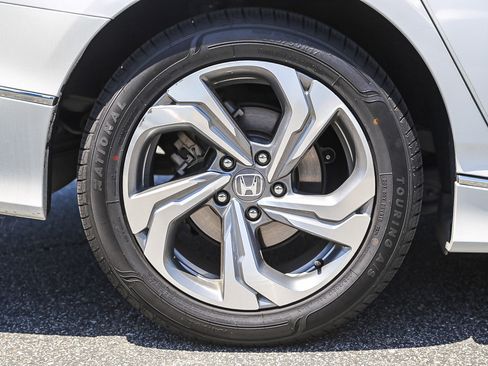 Used 2020 Honda Accord EX image 13