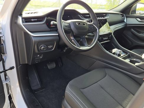 New 2026 Jeep Grand Cherokee Laredo AWD/4WD image 20