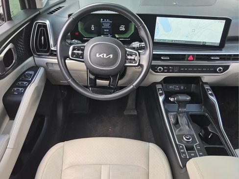 Certified 2025 Kia Sorento S w/ Panoramic Sunroof Package FWD image 14