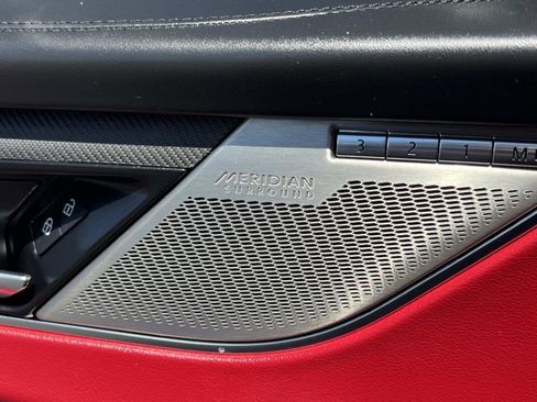 Used 2021 Jaguar F-PACE SVR image 19