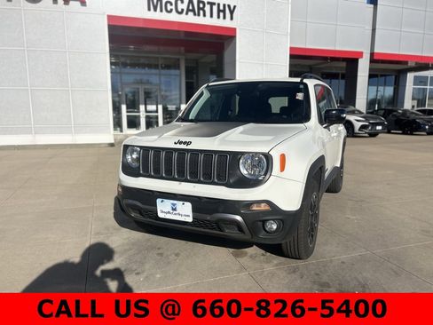 Used 2023 Jeep Renegade Latitude image 2