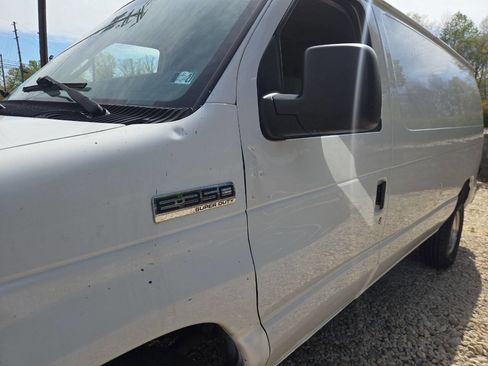 Used 2014 Ford E-350 and Econoline 350 Super Duty w/ Interior Upgrade Package image 29
