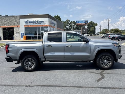 Used 2025 Chevrolet Colorado LT RWD image 16