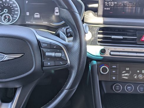 Used 2025 Genesis G70 2.5T RWD image 21