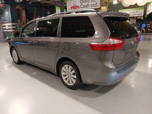 Used 2015 Toyota Sienna XLE w/ XLE Navigation Package AWD/4WD image 10