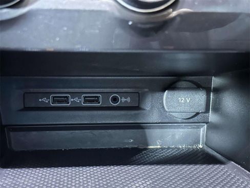 Used 2019 Volkswagen Tiguan SE w/ Panoramic Sunroof Package image 26