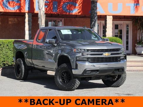 Used 2020 Chevrolet Silverado 1500 LT image 2