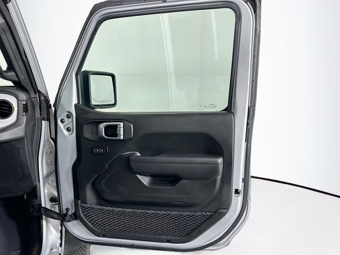 Used 2024 Jeep Wrangler Unlimited w/ Convenience Group AWD/4WD image 32