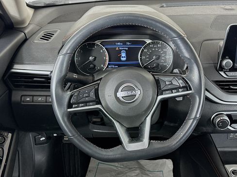 Used 2024 Nissan Altima 2.5 SR FWD image 18