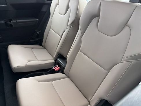 New 2026 Volvo XC90 B6 Plus w/ Protection Package Premier image 10