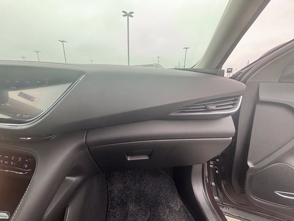 Used 2023 Buick Envision Avenir AWD/4WD image 31