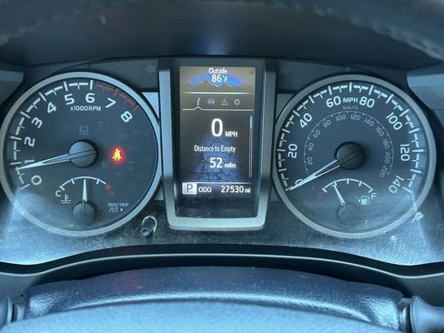 Used 2022 Toyota Tacoma TRD Sport w/ Technology Package image 25