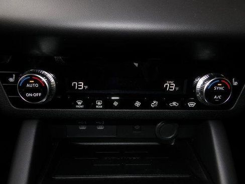 New 2025 Mitsubishi Outlander SE image 25