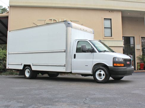 Used 2021 GMC Savana 3500 Extended w/ Power Convenience Package image 5