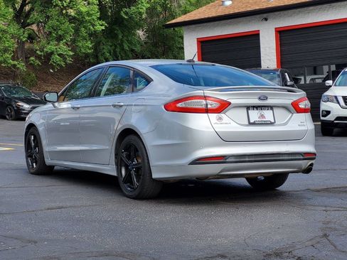 Used 2016 Ford Fusion SE FWD image 9