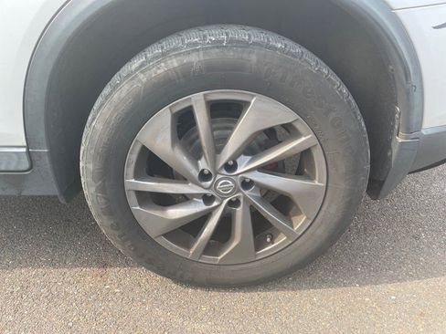 Used 2016 Nissan Rogue SL image 28