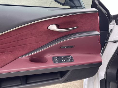 Used 2018 Lexus LC 500 Coupe w/ Sport Package RWD image 14