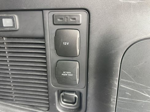 Used 2025 Ford Expedition Active AWD/4WD image 47