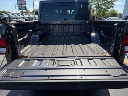 New 2026 Jeep Gladiator Sport AWD/4WD image 12