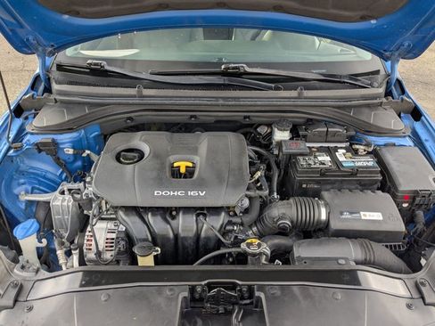 Used 2017 Hyundai Elantra SE image 20