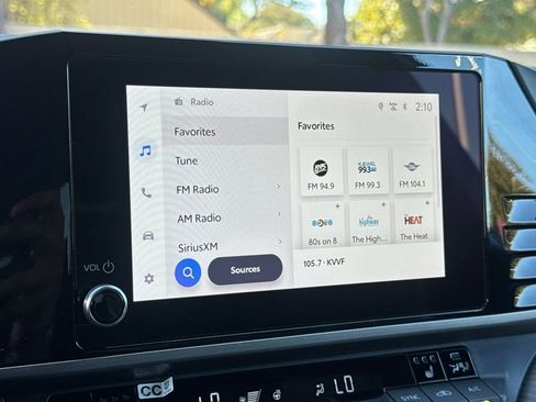 Certified 2025 Toyota Camry SE w/ Convenience Package image 16