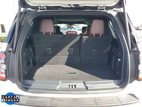Used 2023 Ford Expedition Limited image 8