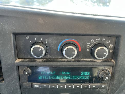 Used 2017 Chevrolet Express 3500 Work Van image 20