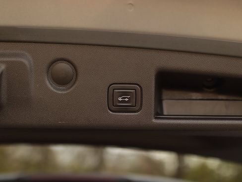 Used 2024 Chevrolet Equinox LT w/ LPO, Floor Liner Package image 26